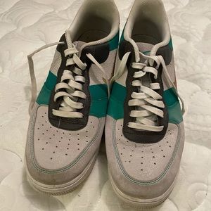 Nike Air Force Ones White/Green/Black